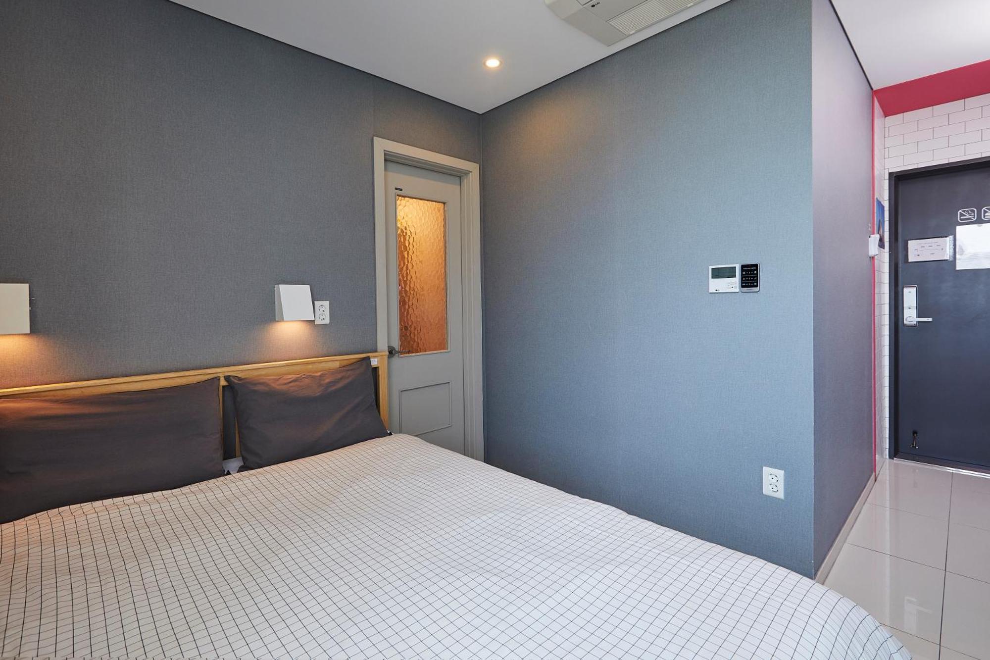 Red-Lighthouse Guest House Сокчхо Номер фото