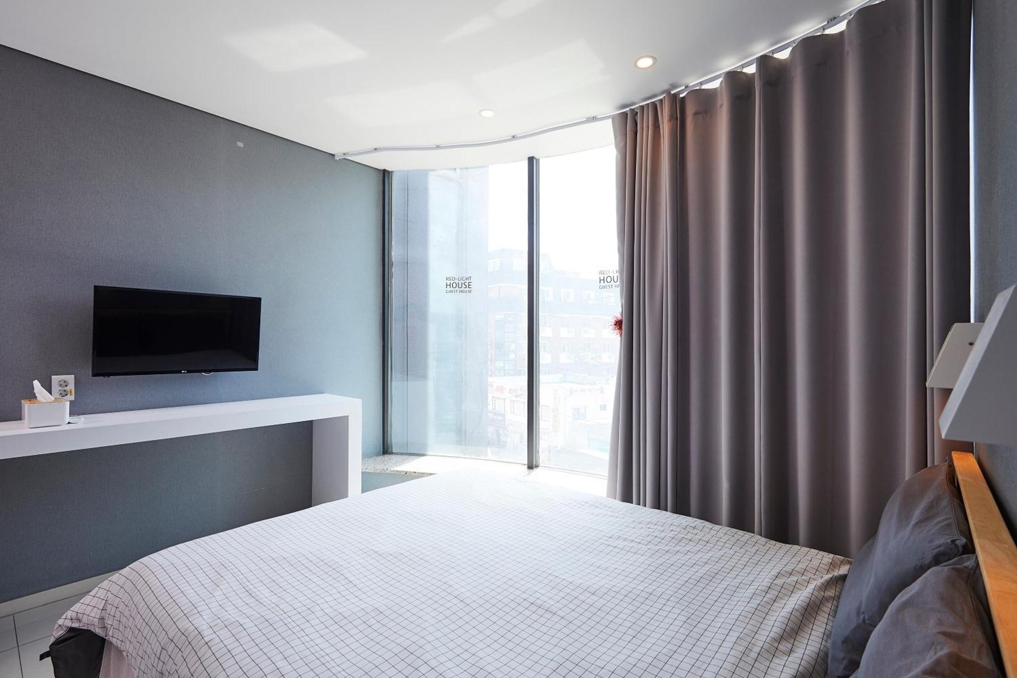 Red-Lighthouse Guest House Сокчхо Номер фото