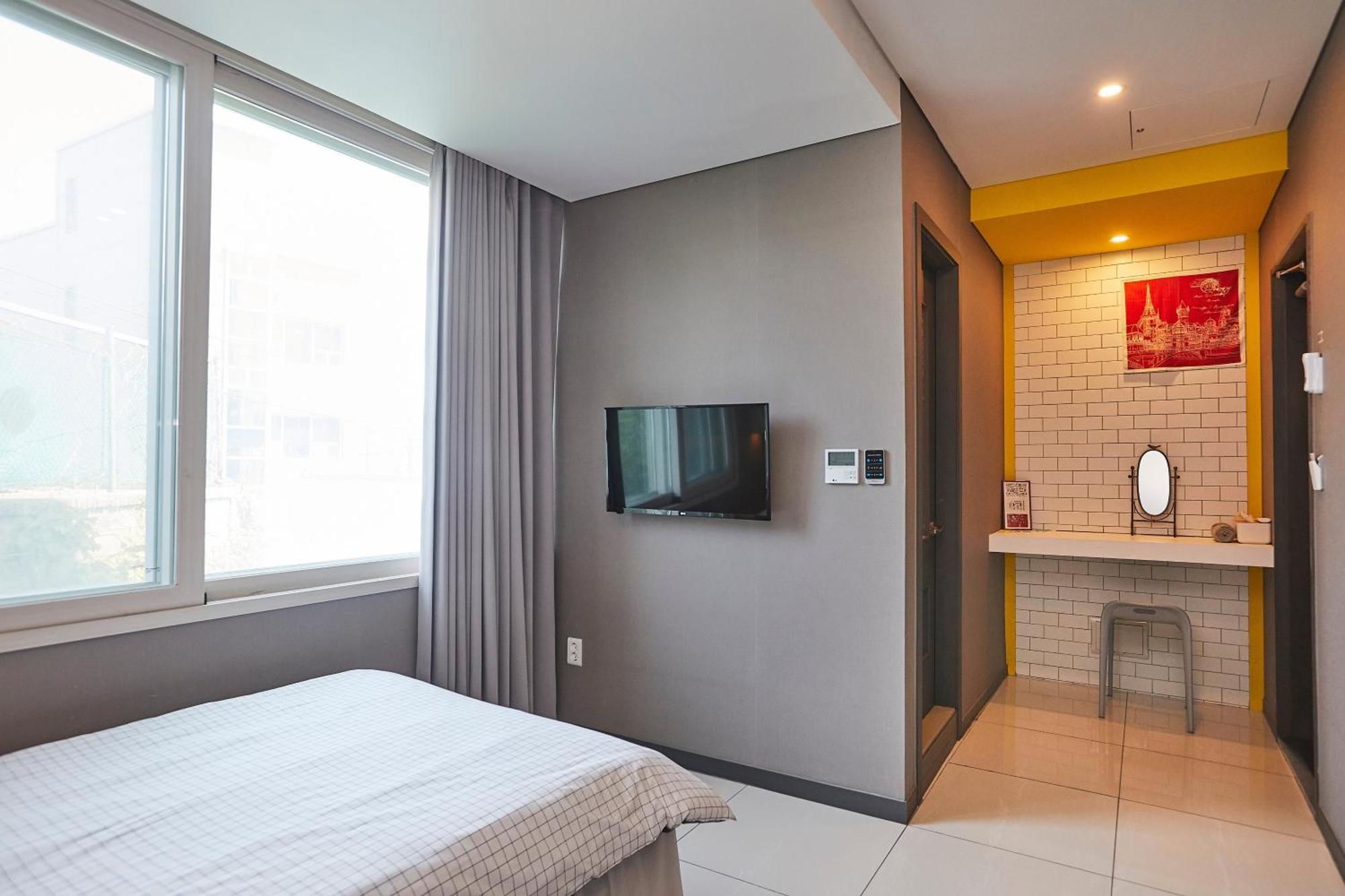 Red-Lighthouse Guest House Сокчхо Номер фото